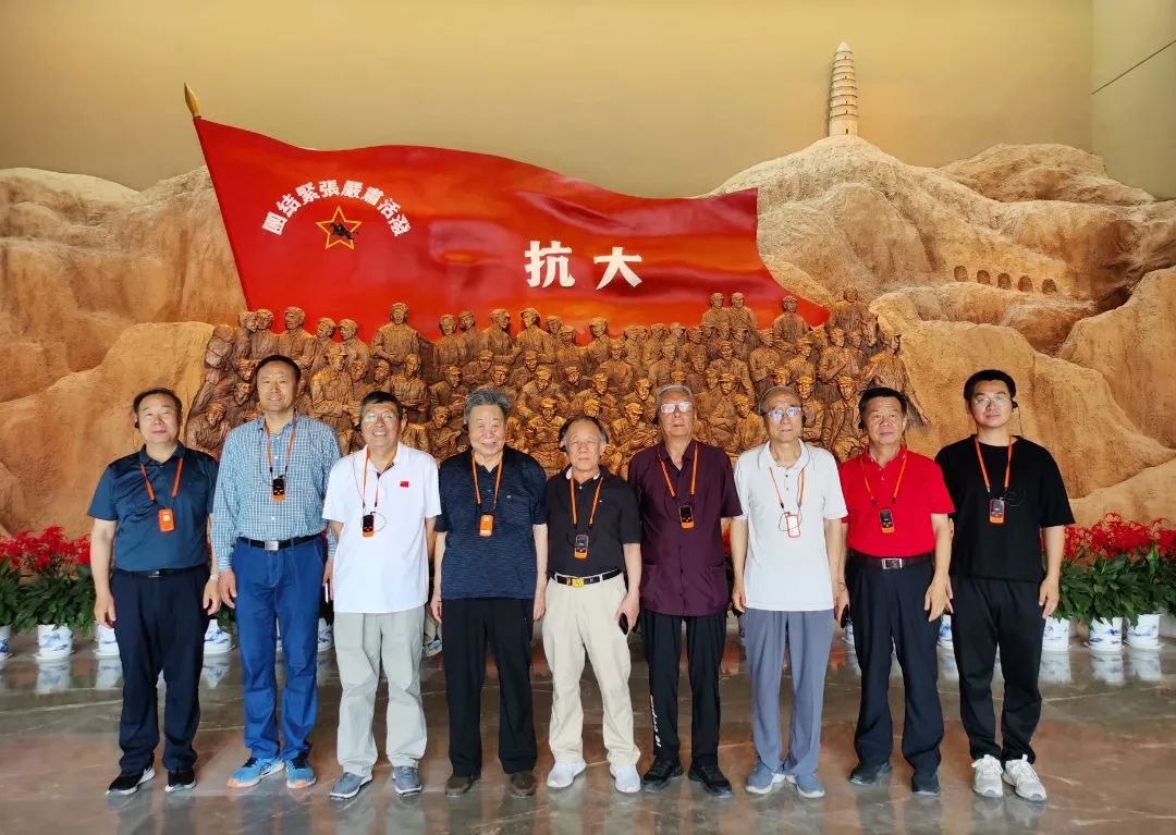 合影.jpg
